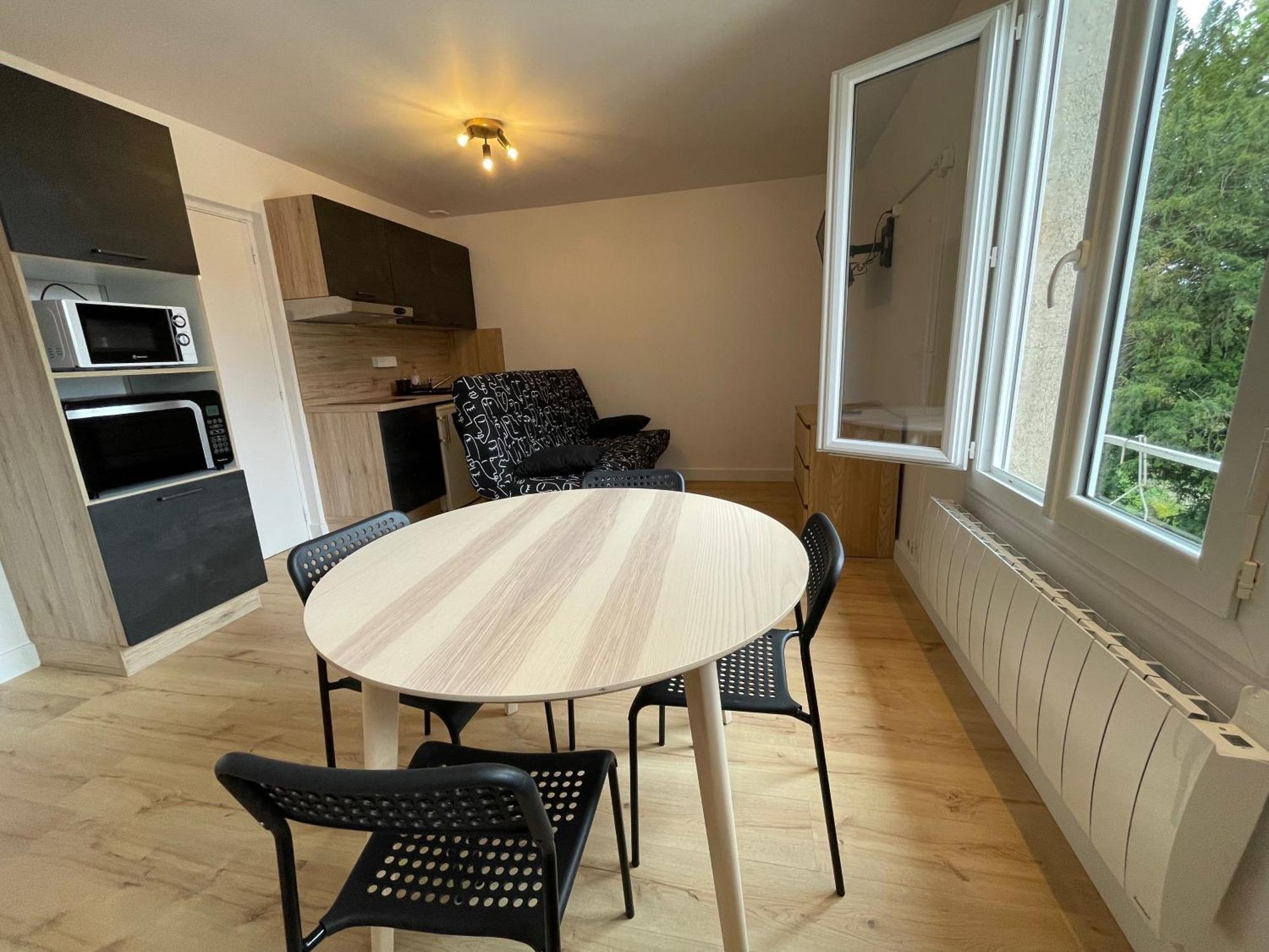 Meuble De Tourisme Dans Parc Arbore 1000M2 - Sejour-La-Roche Eperon Ла-Рош-Позе Екстер'єр фото